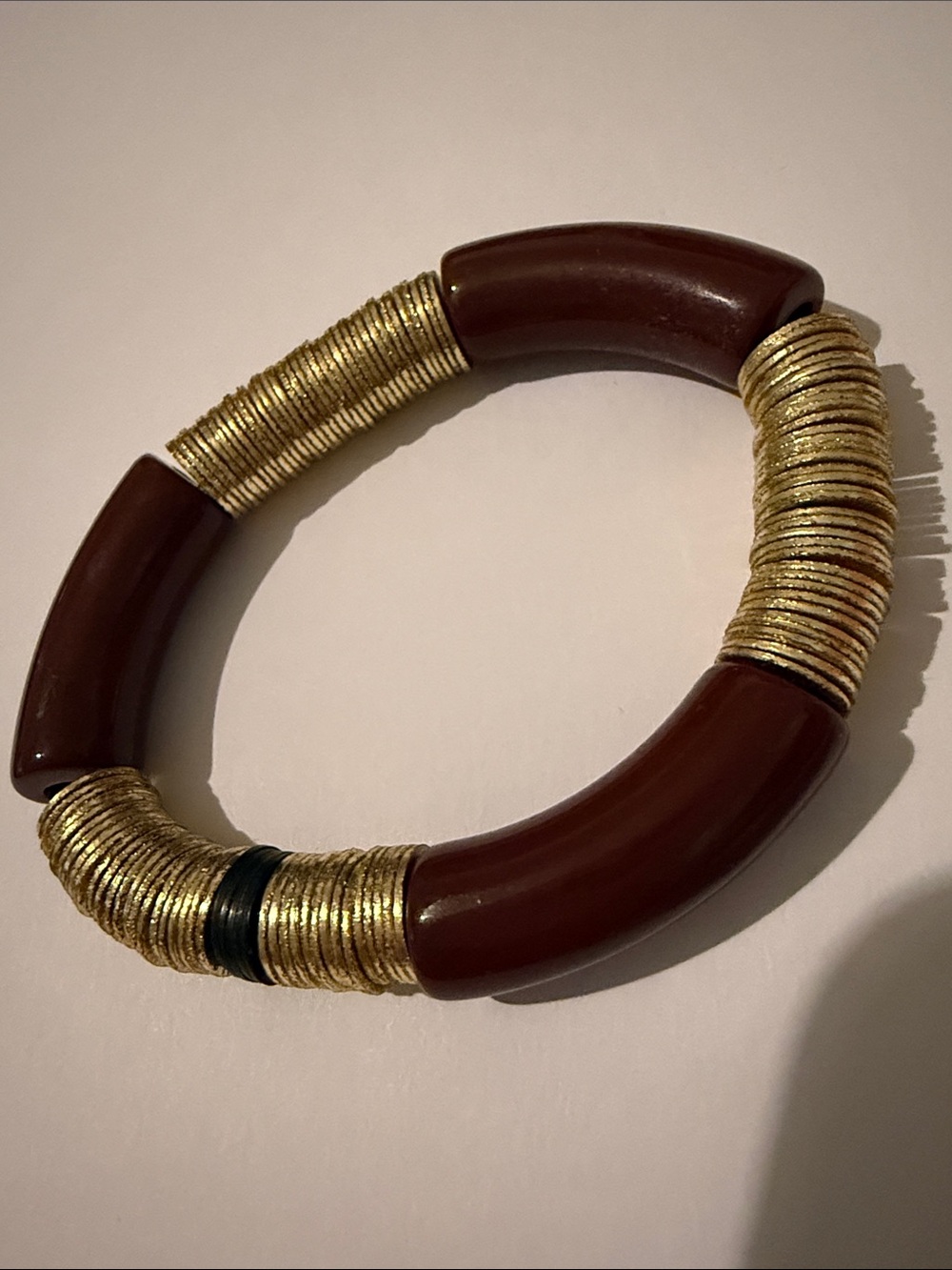 Allie+Bess Resin & Gold Coil Stretch Zo Bracelet Set of 2, tortoise and brown - Picture 3 of 6